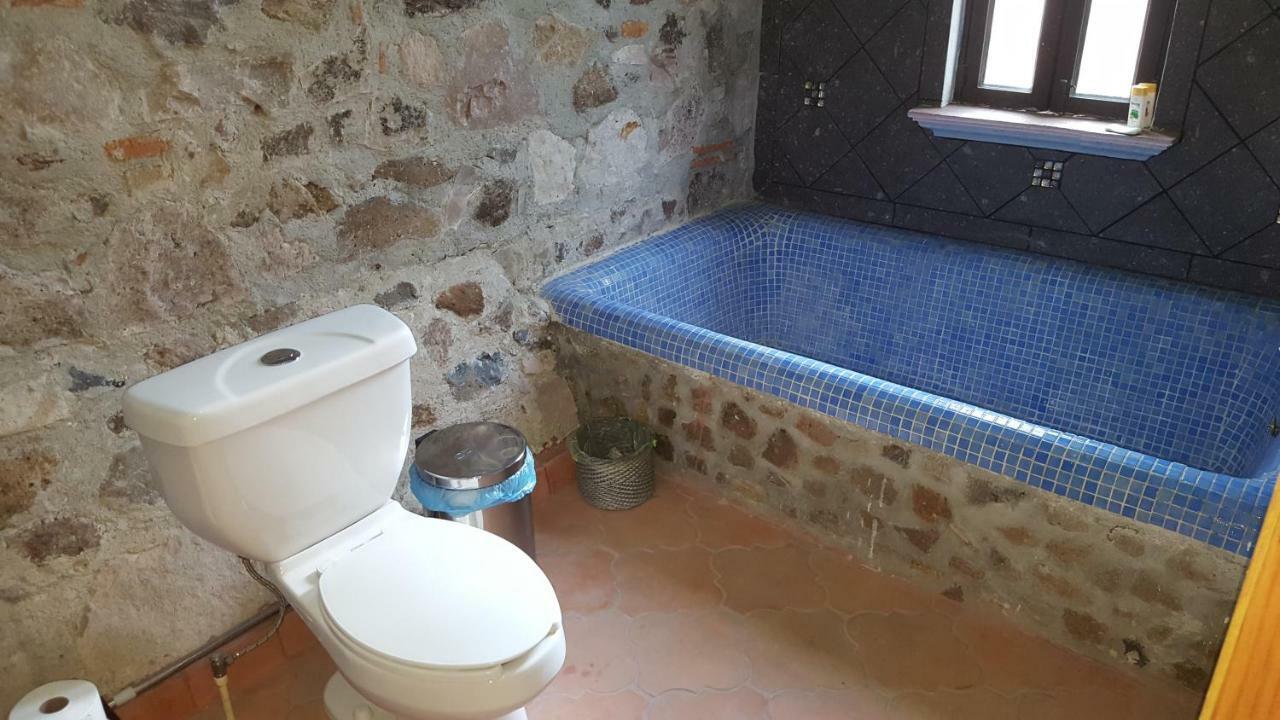 La Casona Azul Bed N Breakfast Santa Rosa de Jauregui Exterior foto